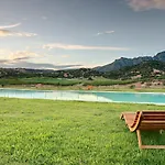 Santu Martine: With Pool