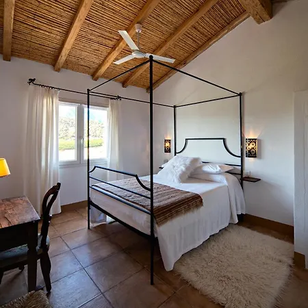 Santu Martine: With Pool Villa Galtelli