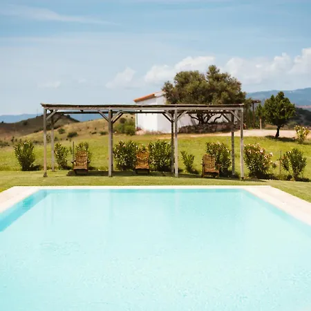 Santu Martine: With Pool *