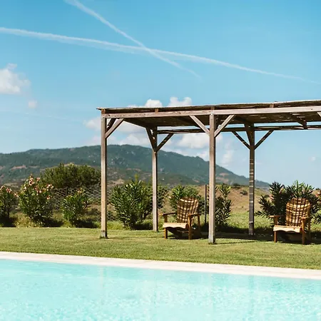 Santu Martine: With Pool